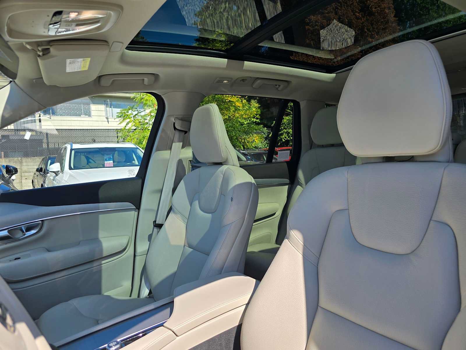 Used 2023 Volvo XC90 B5 Core w/ Protection Package Premier AWD/4WD image 23