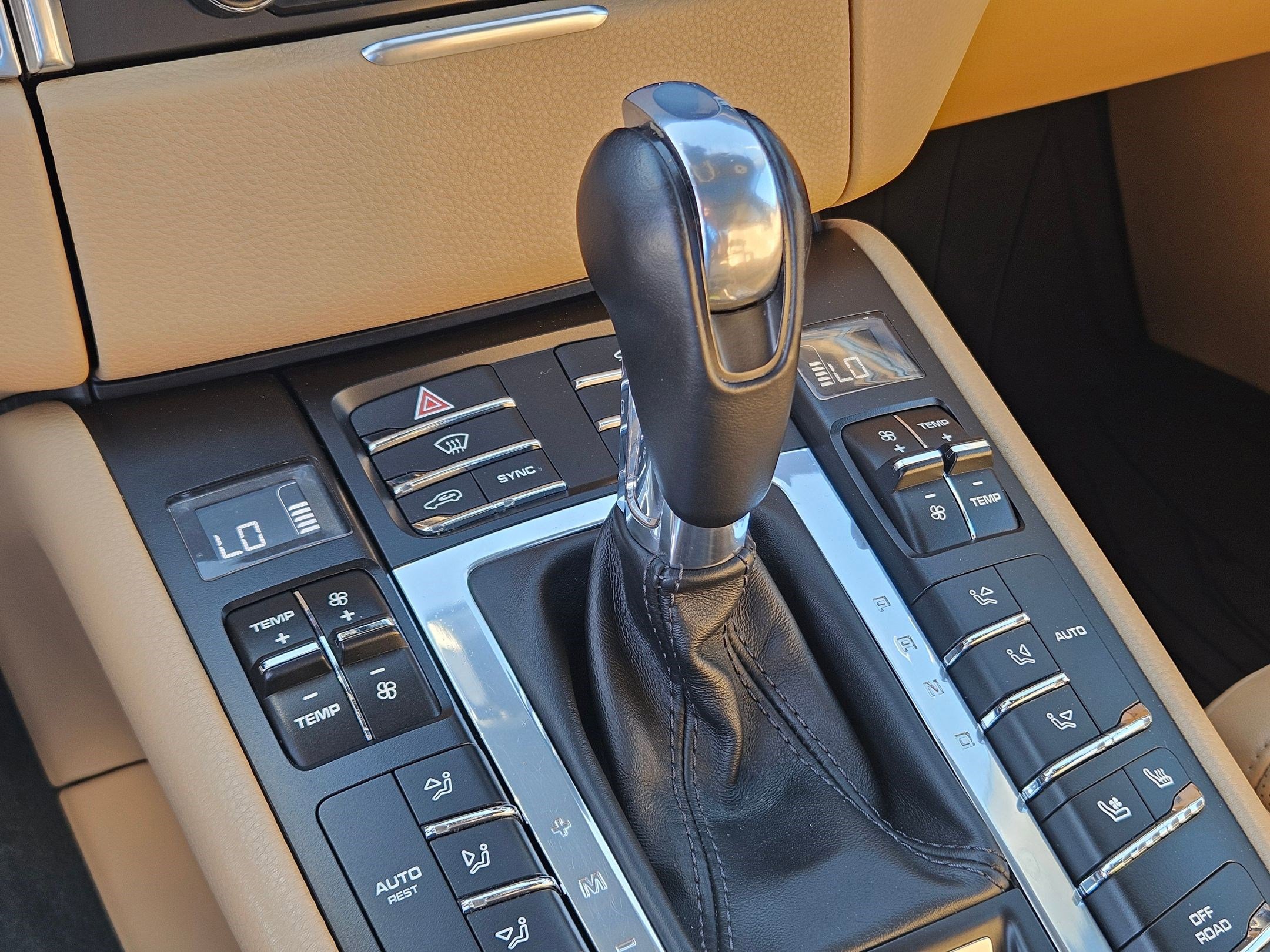 Used 2018 Porsche Macan S w/ Premium Package Plus AWD/4WD image 27