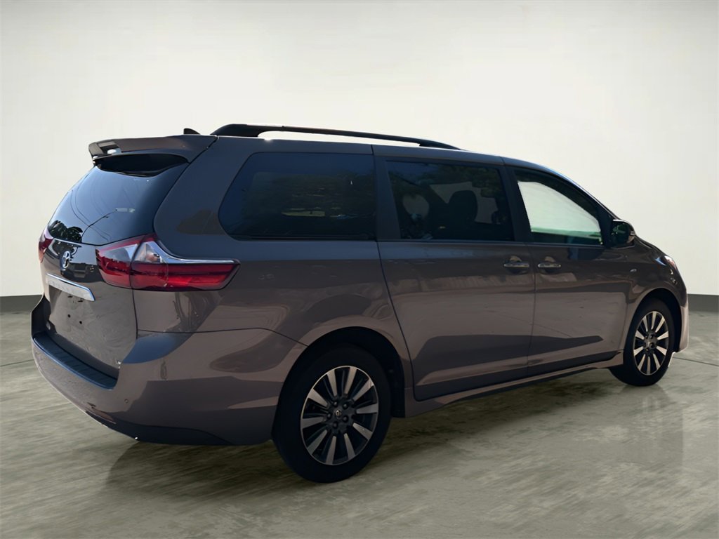 Used 2020 Toyota Sienna Limited Premium image 5