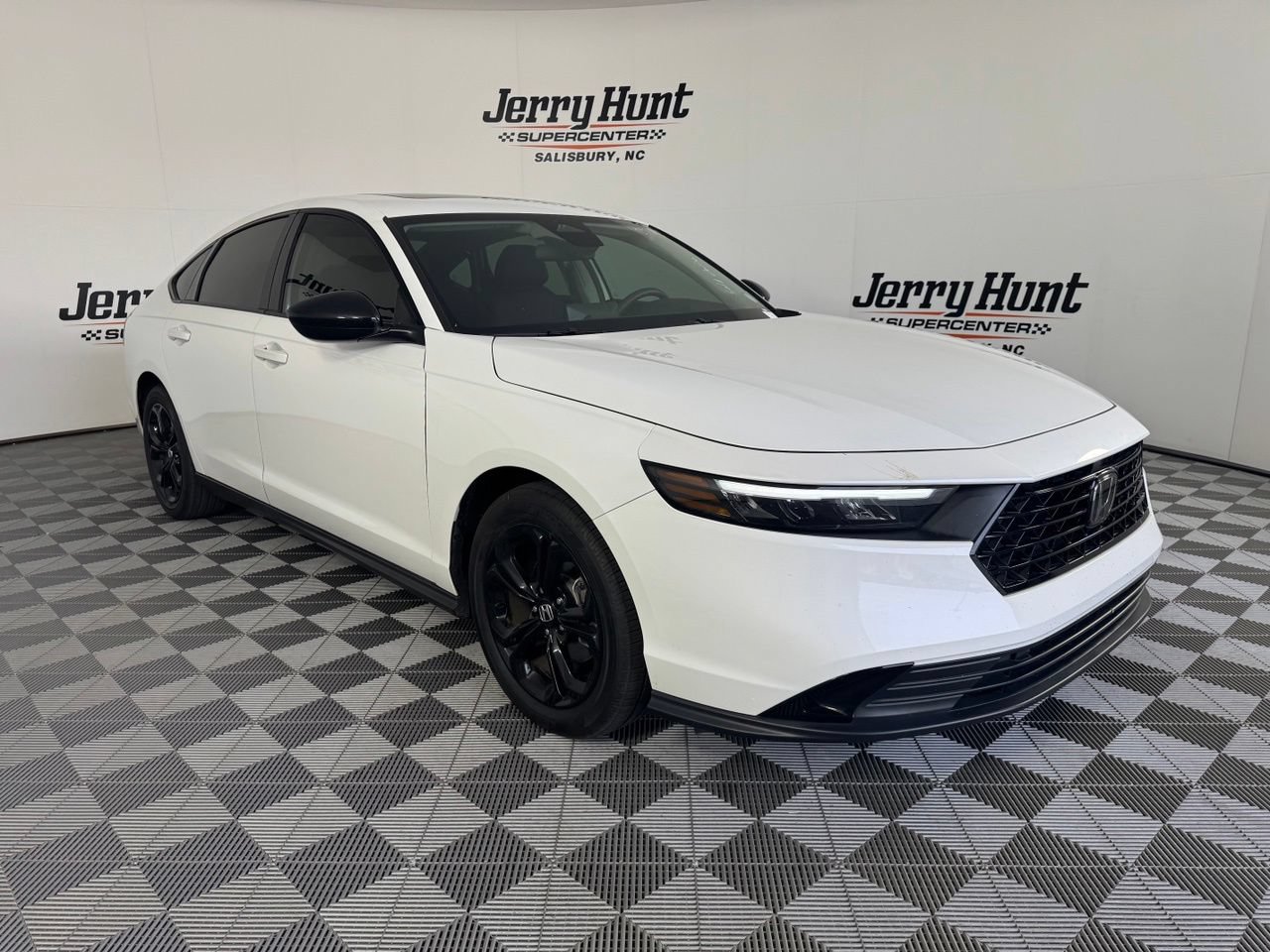 Used 2025 Honda Accord SE image 6