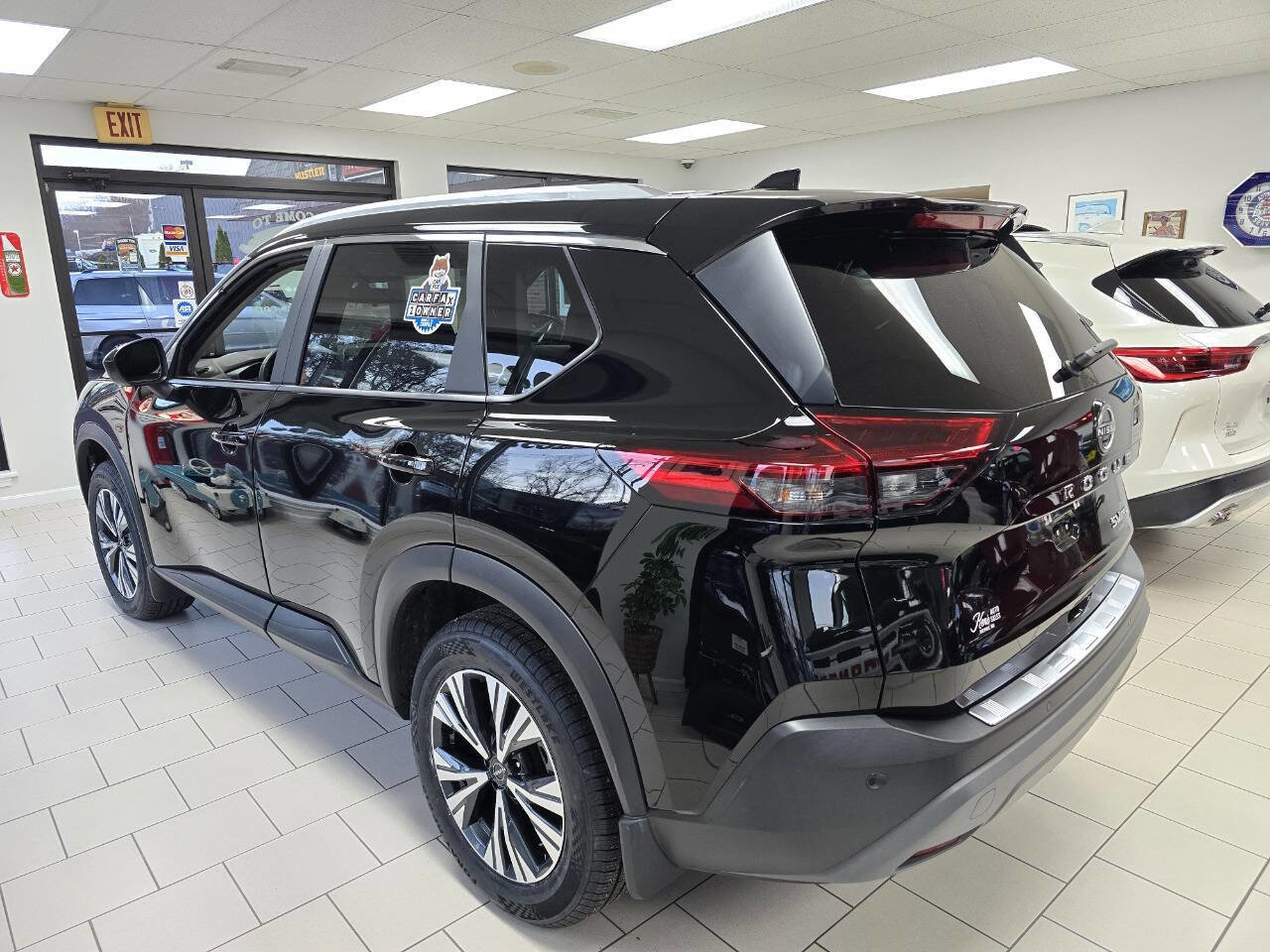 Used 2023 Nissan Rogue SV w/ SV Premium B Package image 10