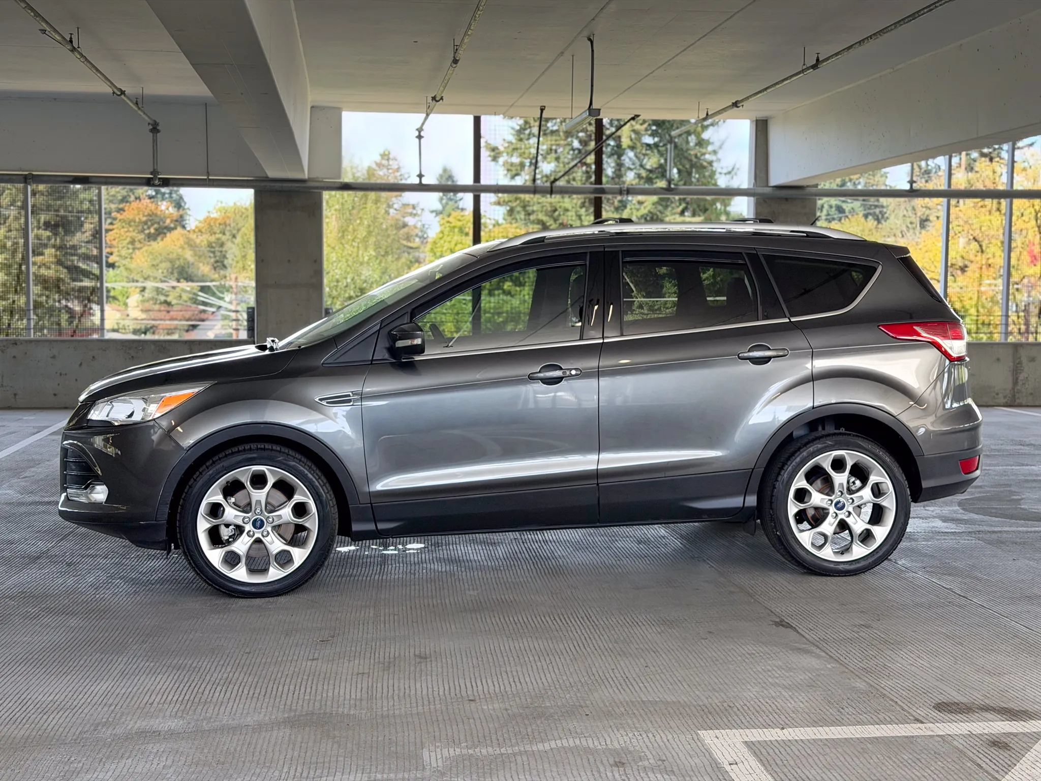 Used 2015 Ford Escape Titanium FWD image 8