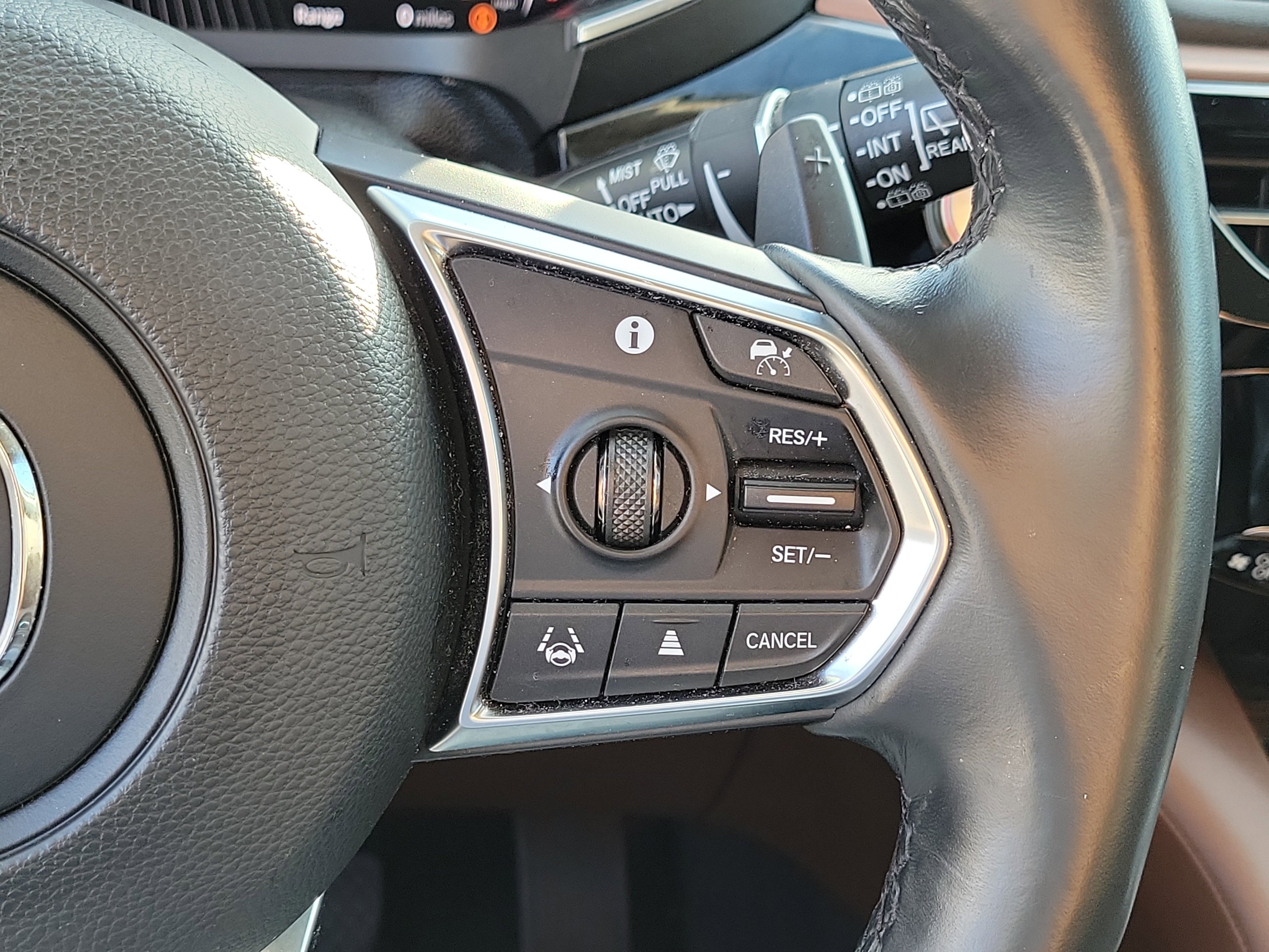 Used 2023 Acura MDX SH-AWD w/ Technology Package image 25