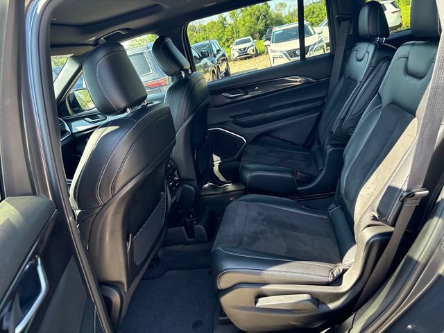 Used 2022 Jeep Grand Cherokee L Laredo AWD/4WD image 19