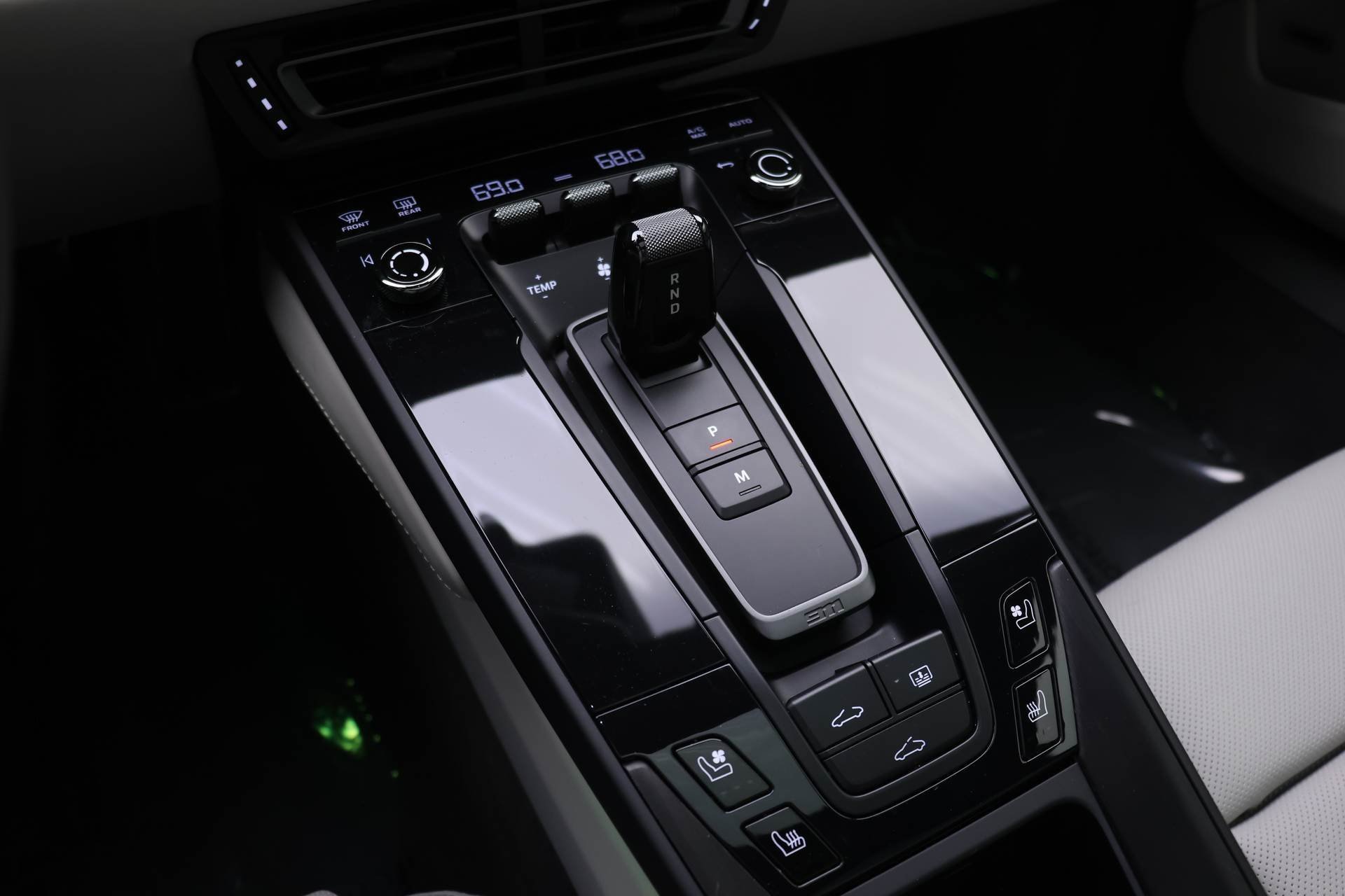 Certified 2024 Porsche 911 Carrera 4 GTS image 17