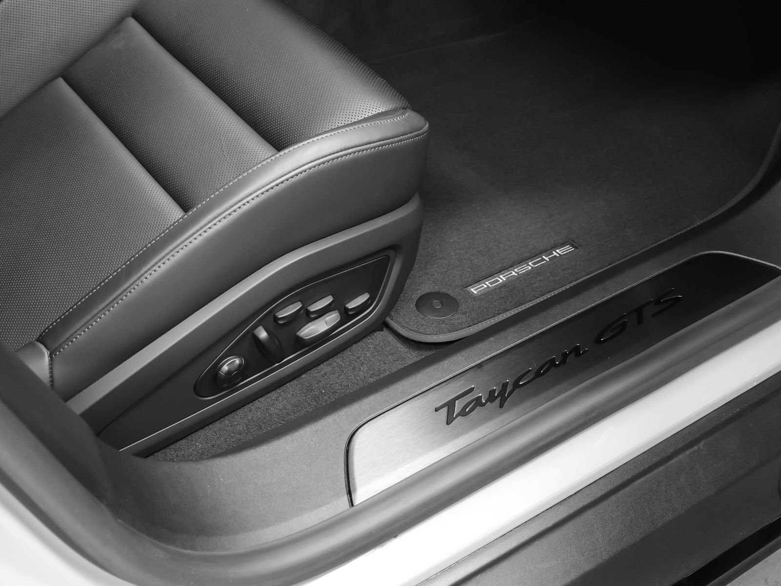 Certified 2024 Porsche Taycan GTS AWD/4WD image 26