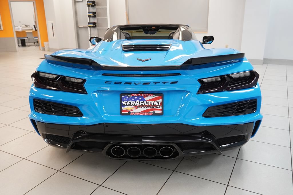 Used 2024 Chevrolet Corvette Z06 RWD image 8