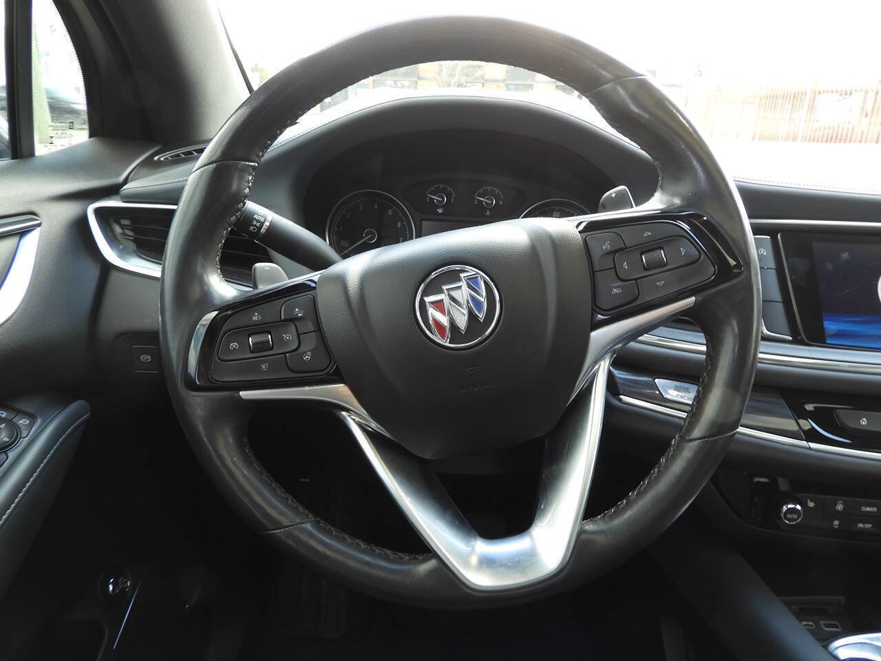 Used 2022 Buick Enclave Essence w/ Experience Buick Package FWD image 18