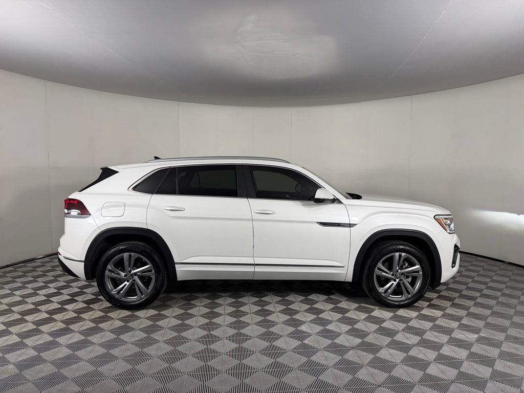 Used 2024 Volkswagen Atlas Cross Sport SEL R-Line AWD/4WD image 5