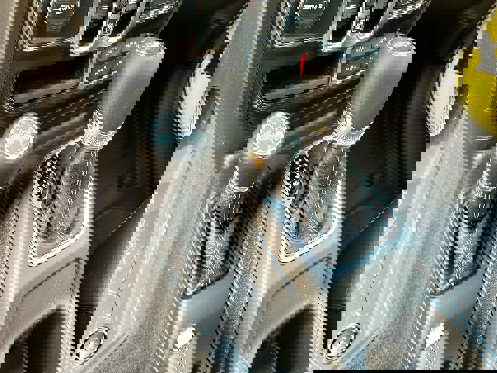 New 2023 Jeep Wrangler Sahara w/ Cold Weather Group image 20