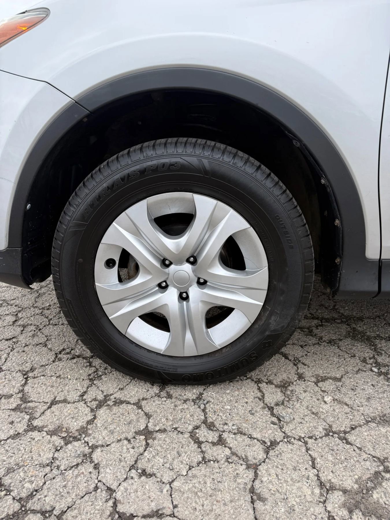 Used 2015 Toyota RAV4 LE AWD/4WD image 27