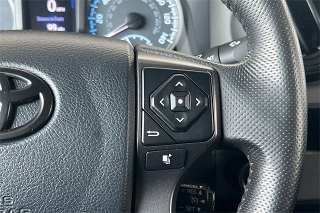 Used 2017 Toyota Tacoma TRD Sport image 31