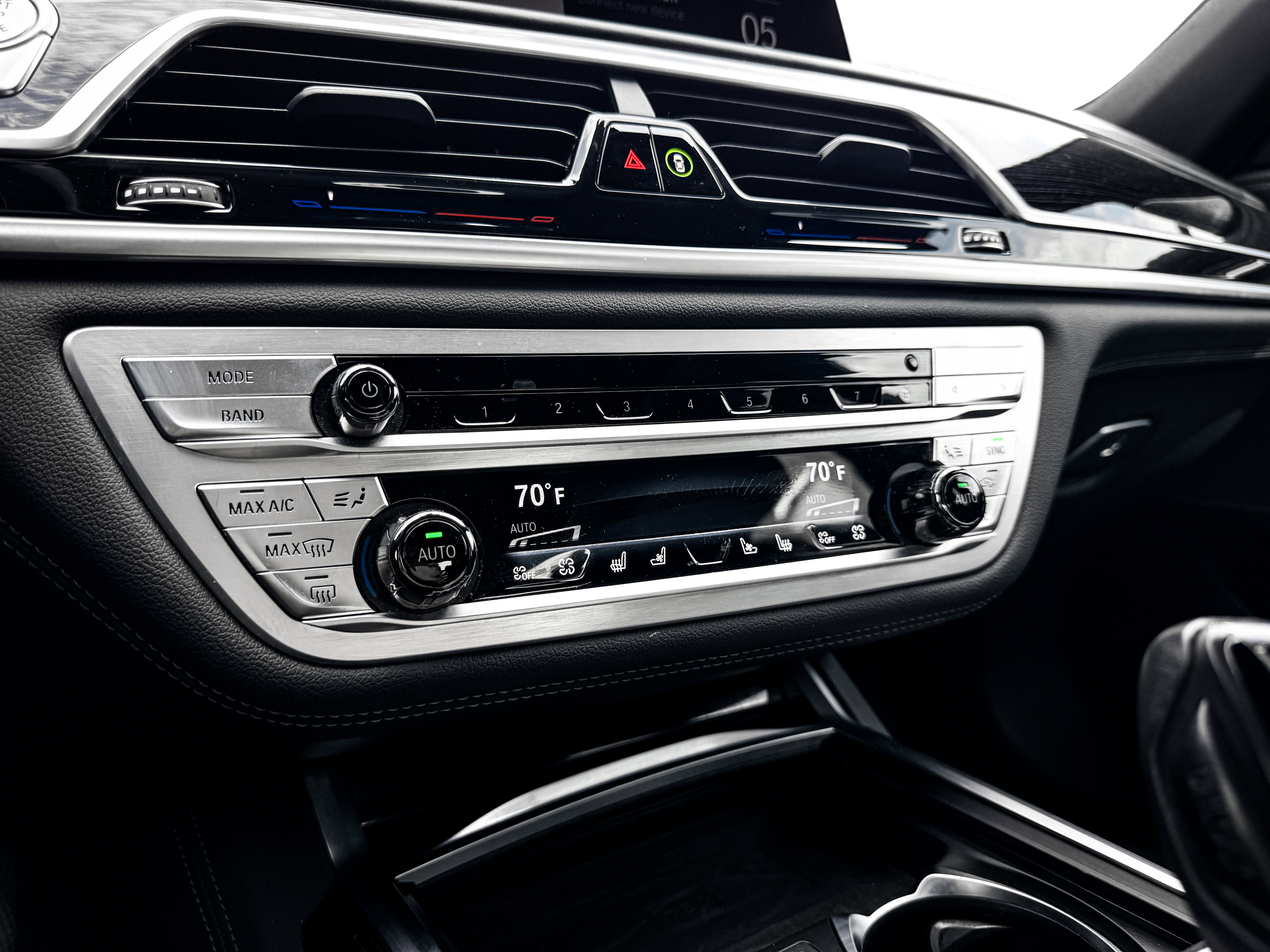 Used 2021 BMW 750i xDrive w/ Autobahn Package image 15