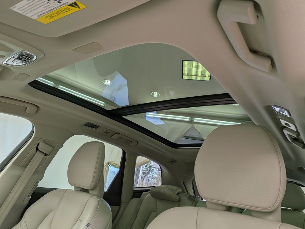 Used 2019 Volvo XC60 T6 Inscription w/ Protection Package Premier image 16
