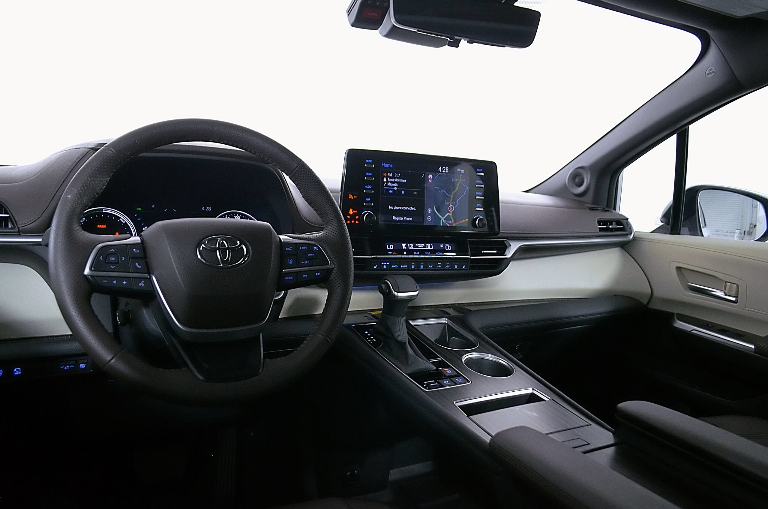 Used 2024 Toyota Sienna Platinum FWD image 14