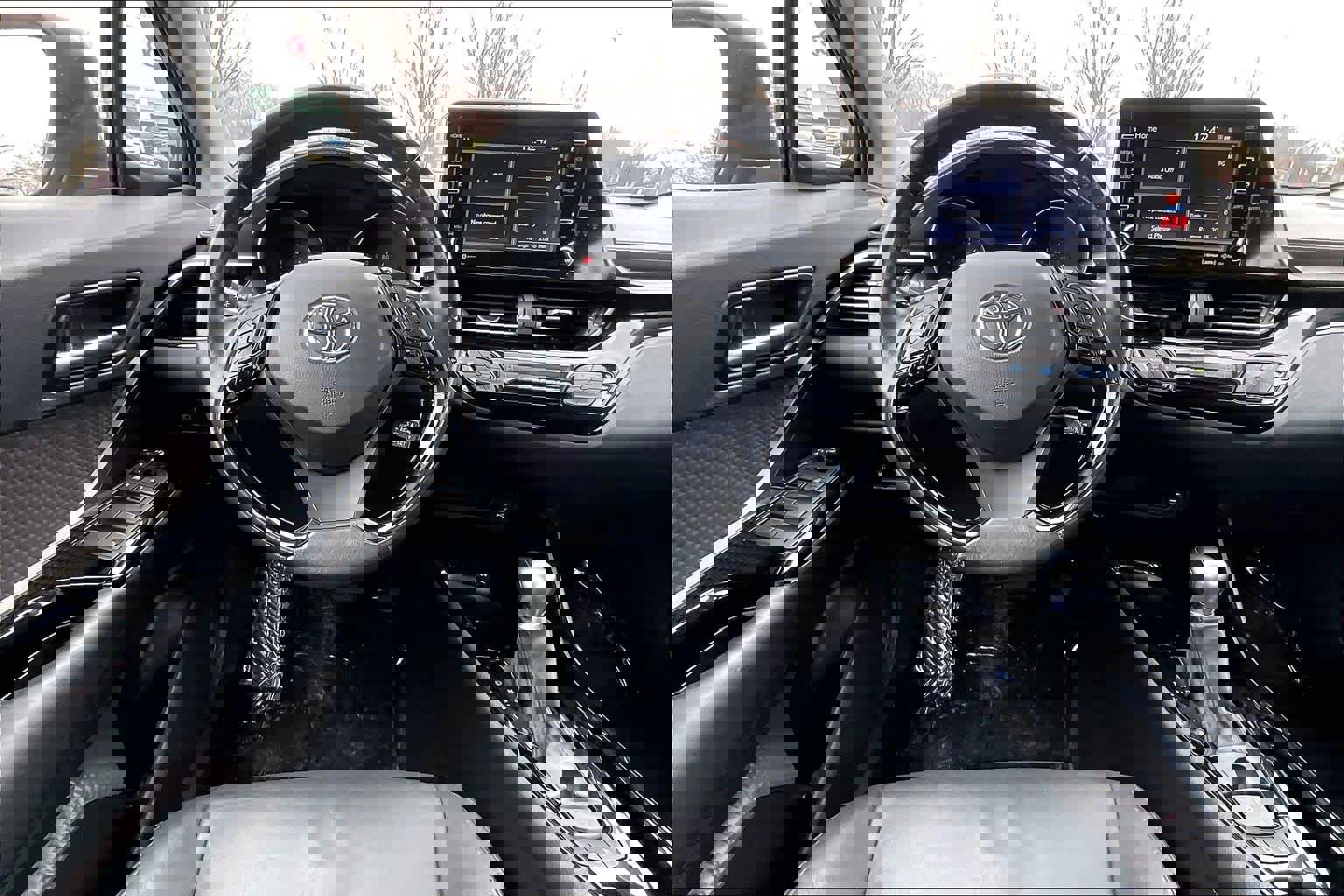 Used 2021 Toyota C-HR Limited image 6