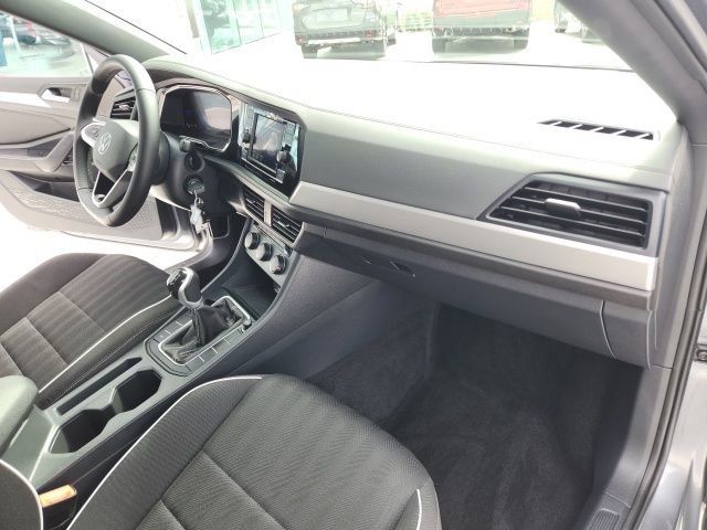 Used 2024 Volkswagen Jetta Sport image 21