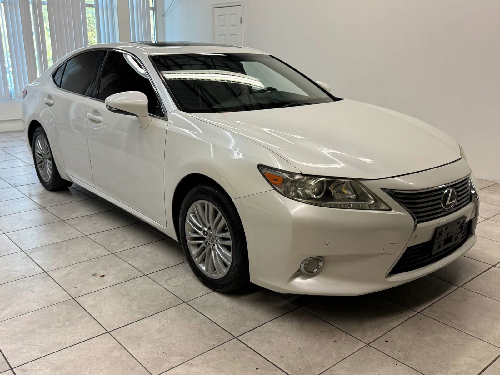 Used 2013 Lexus ES 350 w/ Luxury Pkg