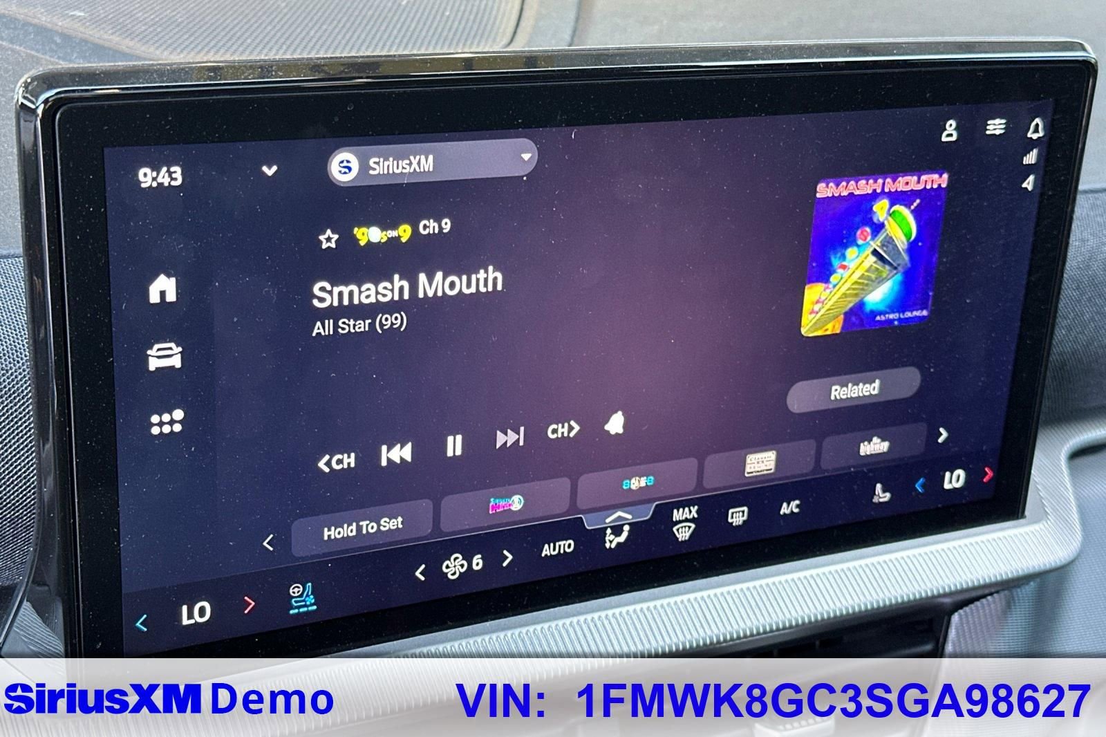 Used 2025 Ford Explorer ST image 23