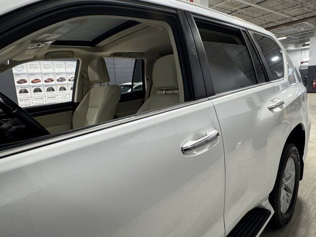 Used 2023 Lexus GX 460 Premium w/ Premium Package image 26