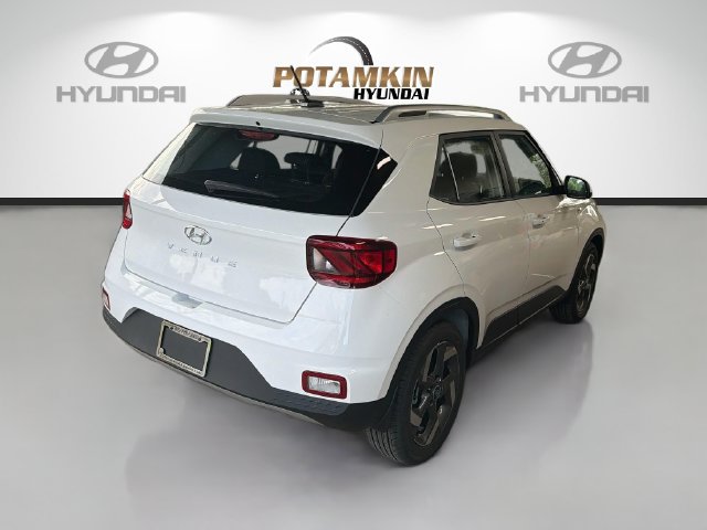 New 2026 Hyundai Venue SEL FWD image 5