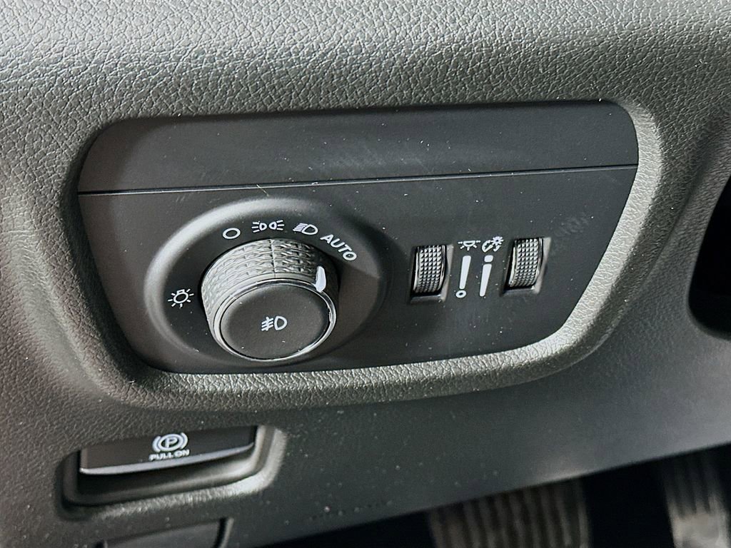 Certified 2025 Jeep Grand Cherokee Summit image 17