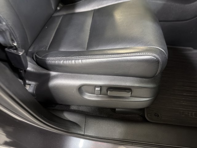 Used 2017 Honda Pilot Touring image 37