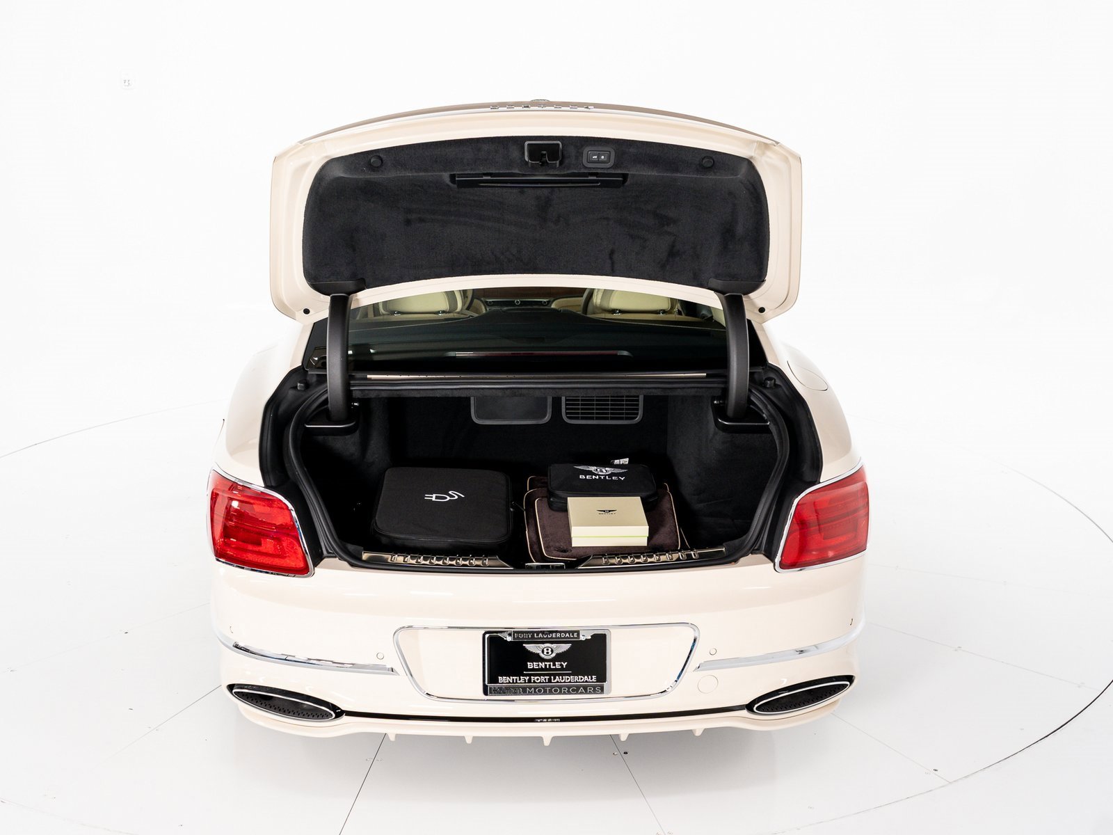 New 2025 Bentley Flying Spur Plug-In Hybrid image 22