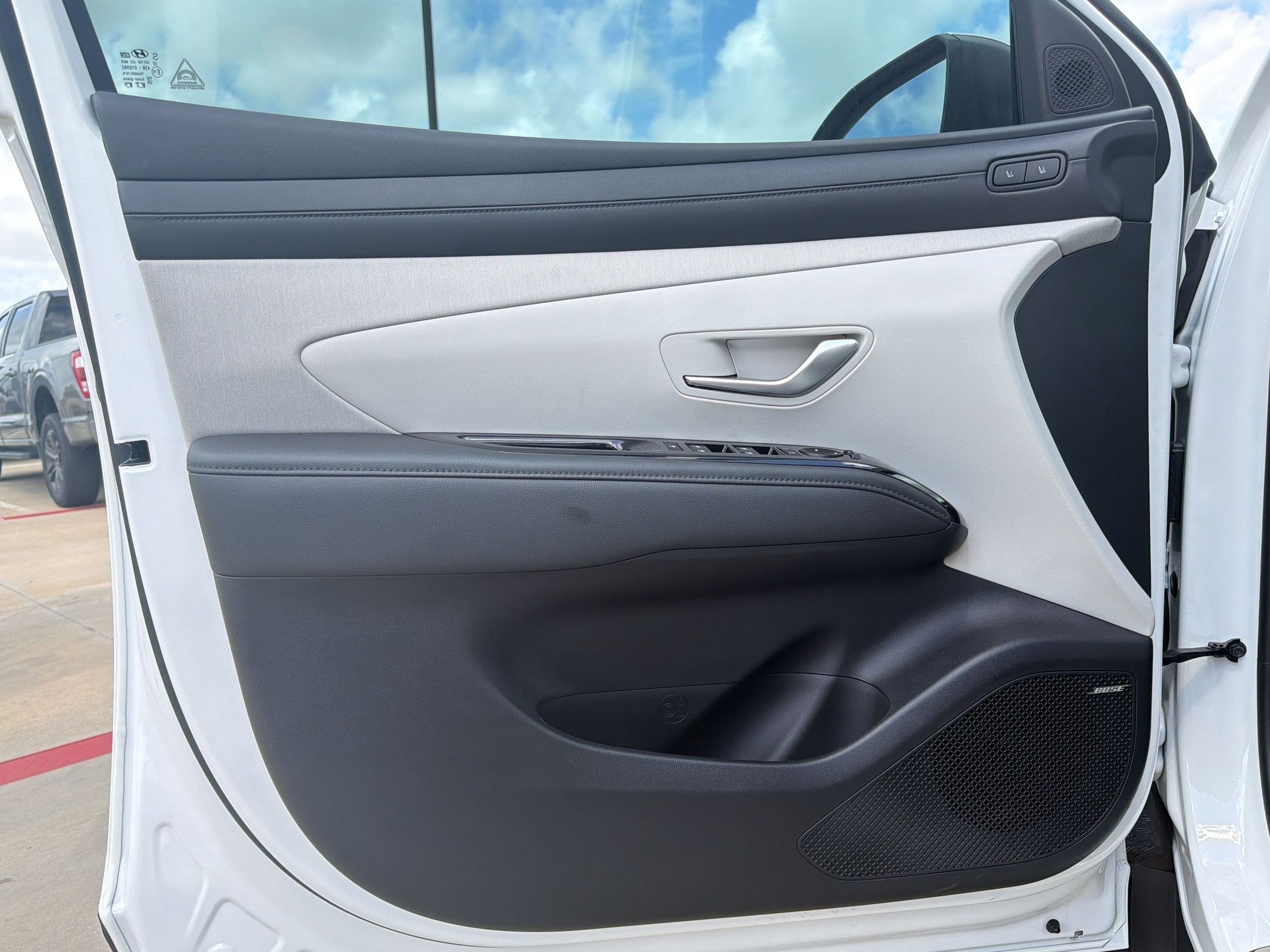 Certified 2025 Hyundai Tucson Limited AWD/4WD image 21