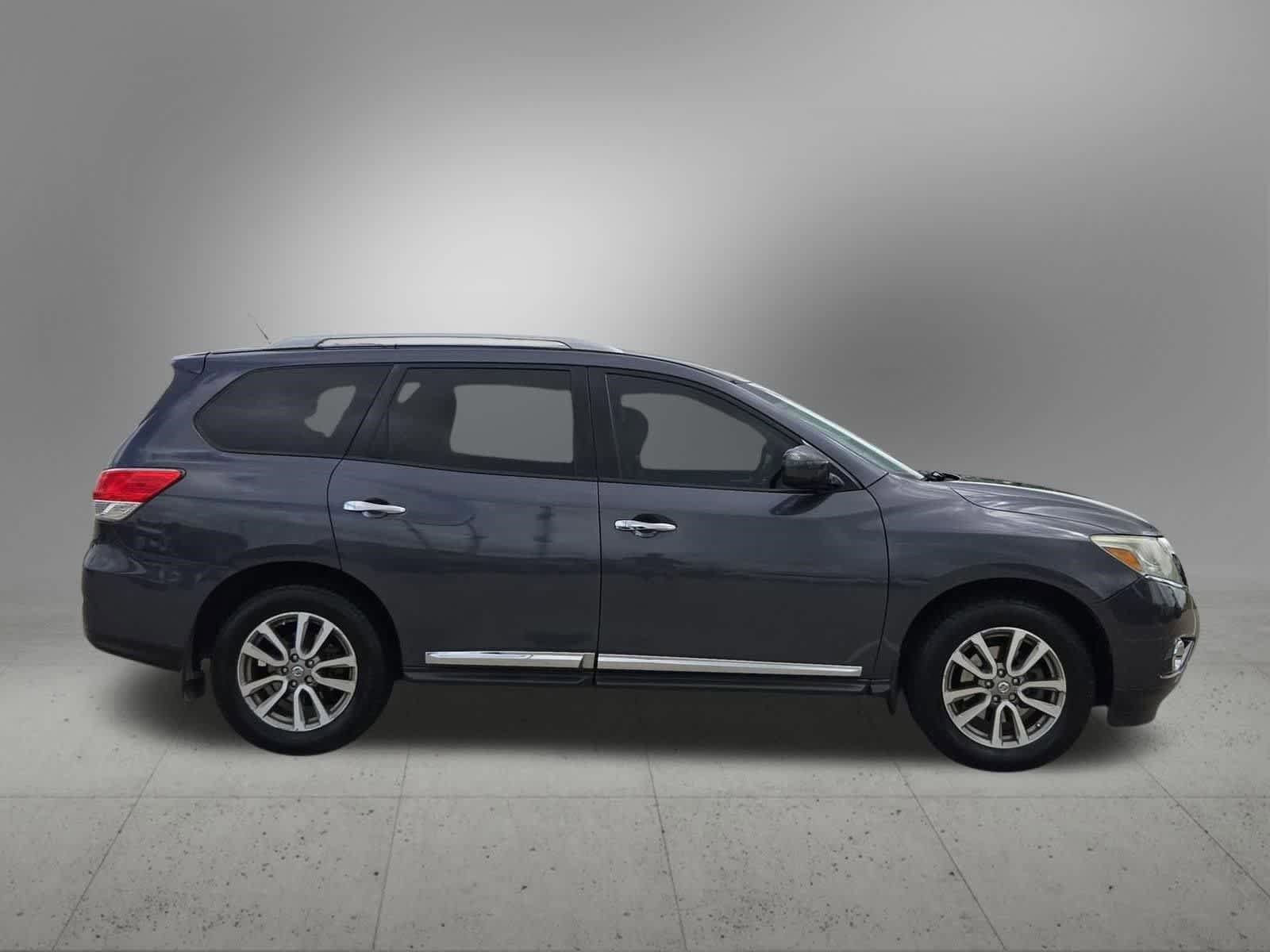 Used 2014 Nissan Pathfinder SL w/ Cargo Package FWD image 7