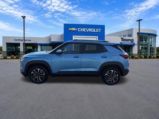 Used 2025 Chevrolet TrailBlazer LT AWD/4WD image 4