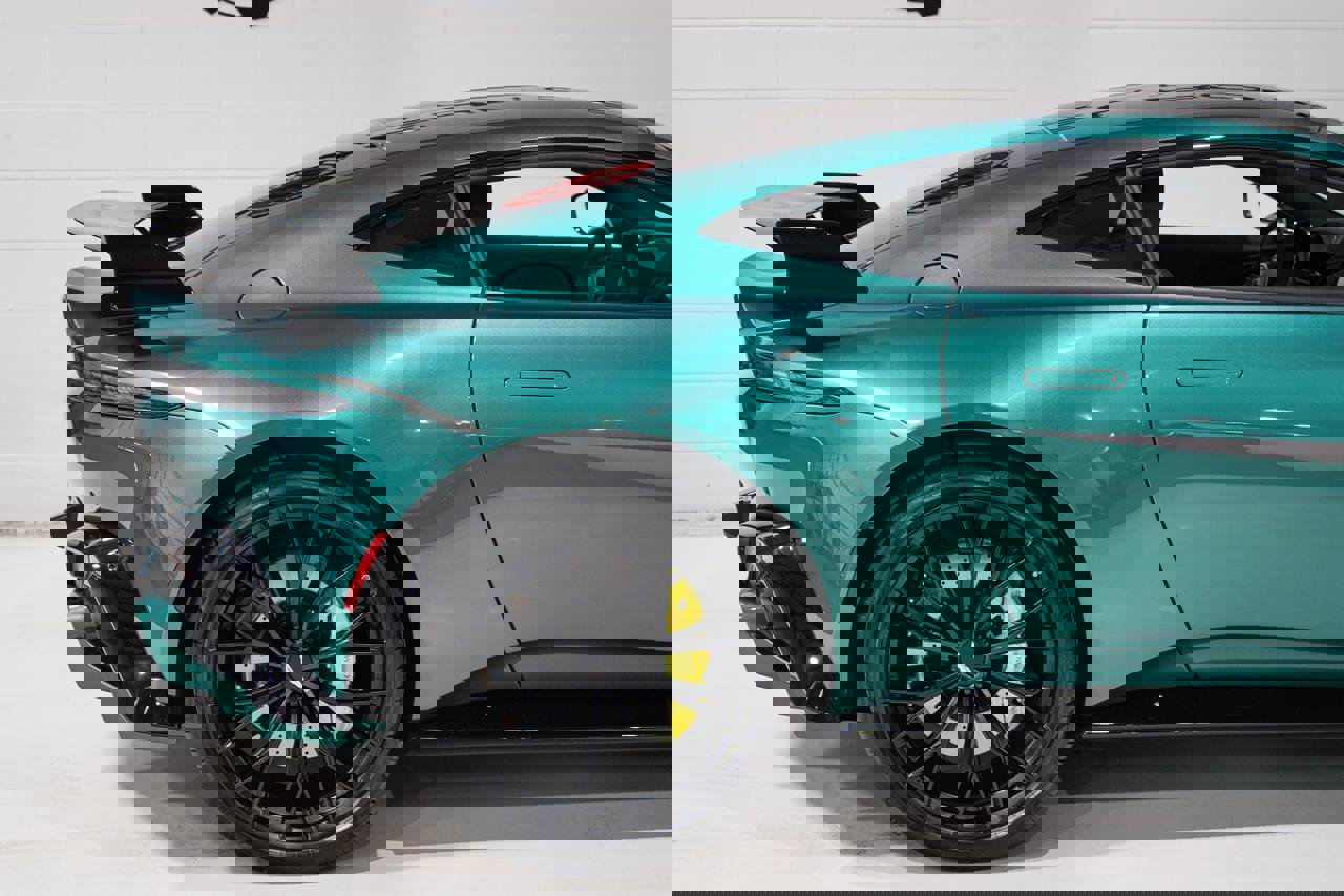 Used 2023 Aston Martin V8 Vantage Coupe image 22