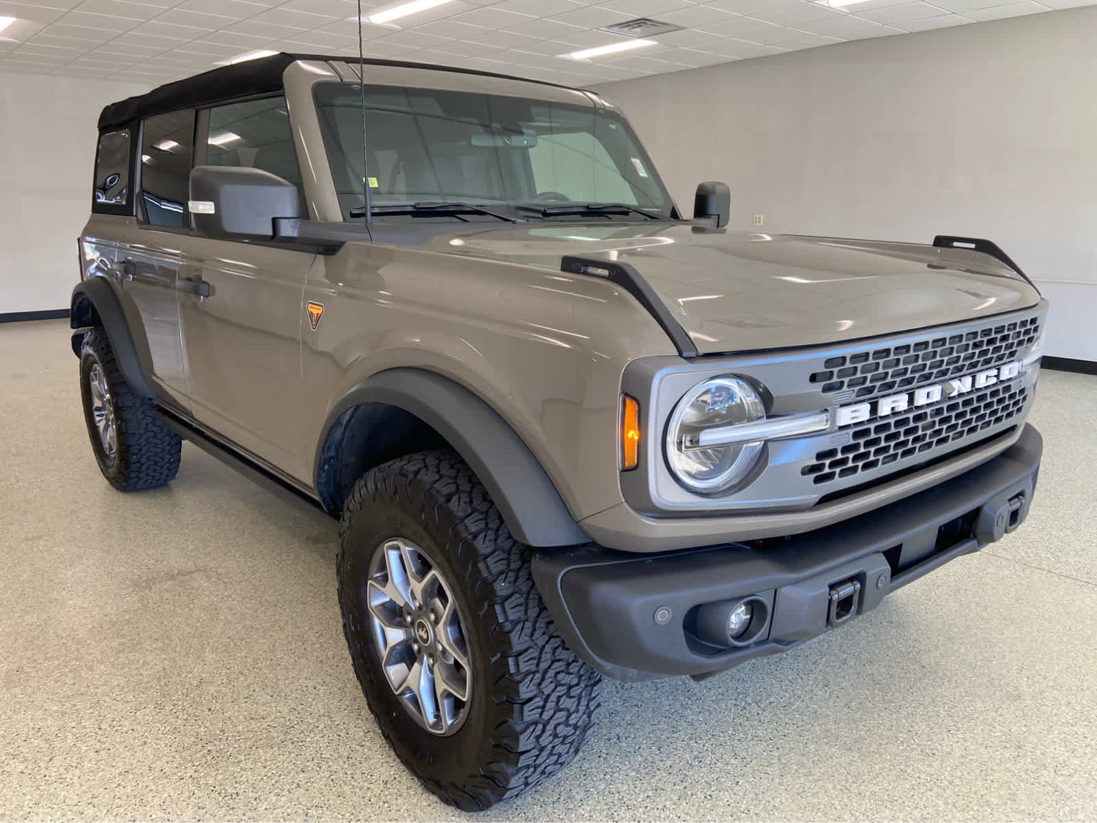 Used 2025 Ford Bronco Badlands AWD/4WD image 6