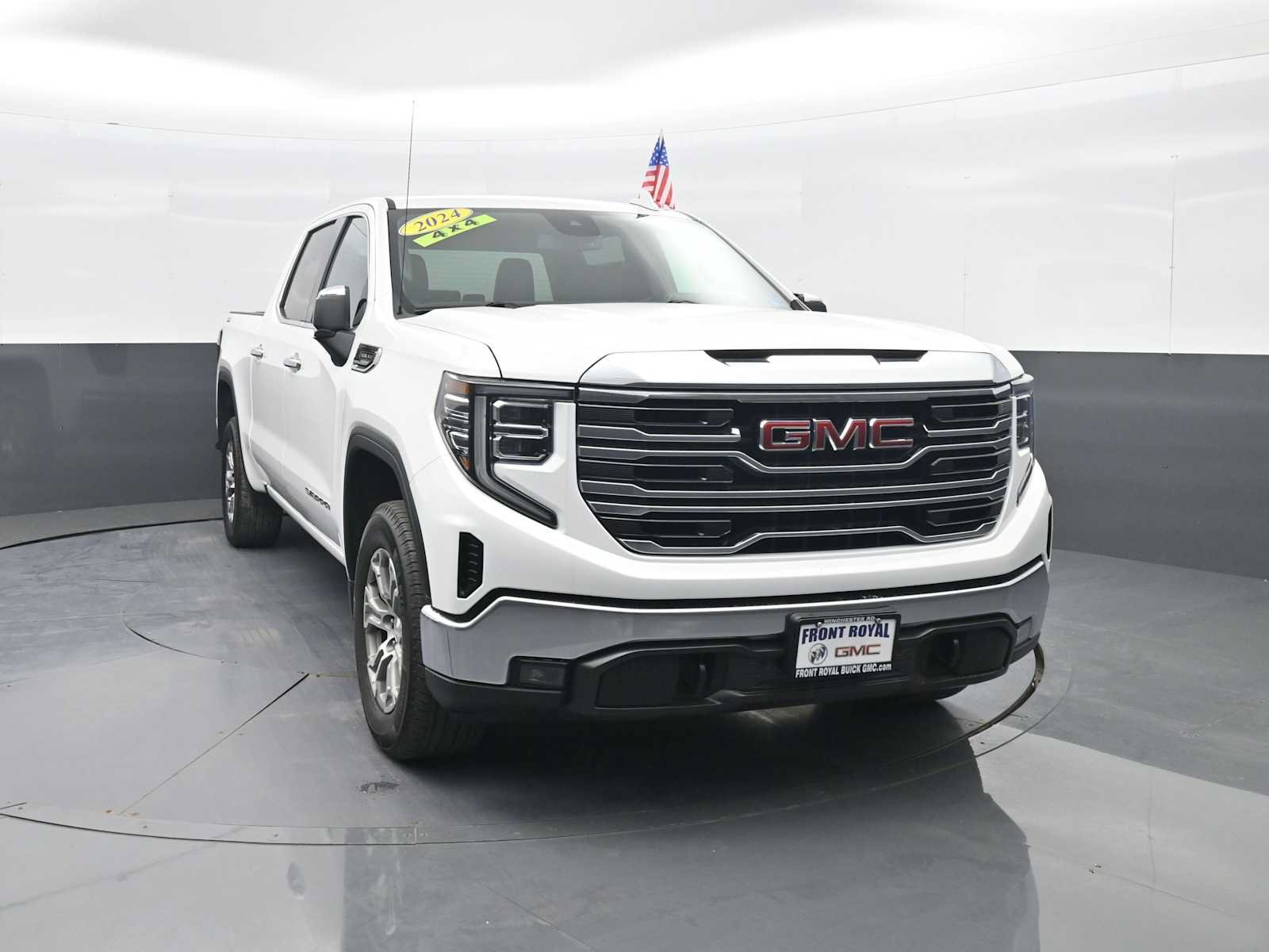 Used 2024 GMC Sierra 1500 SLT AWD/4WD image 2