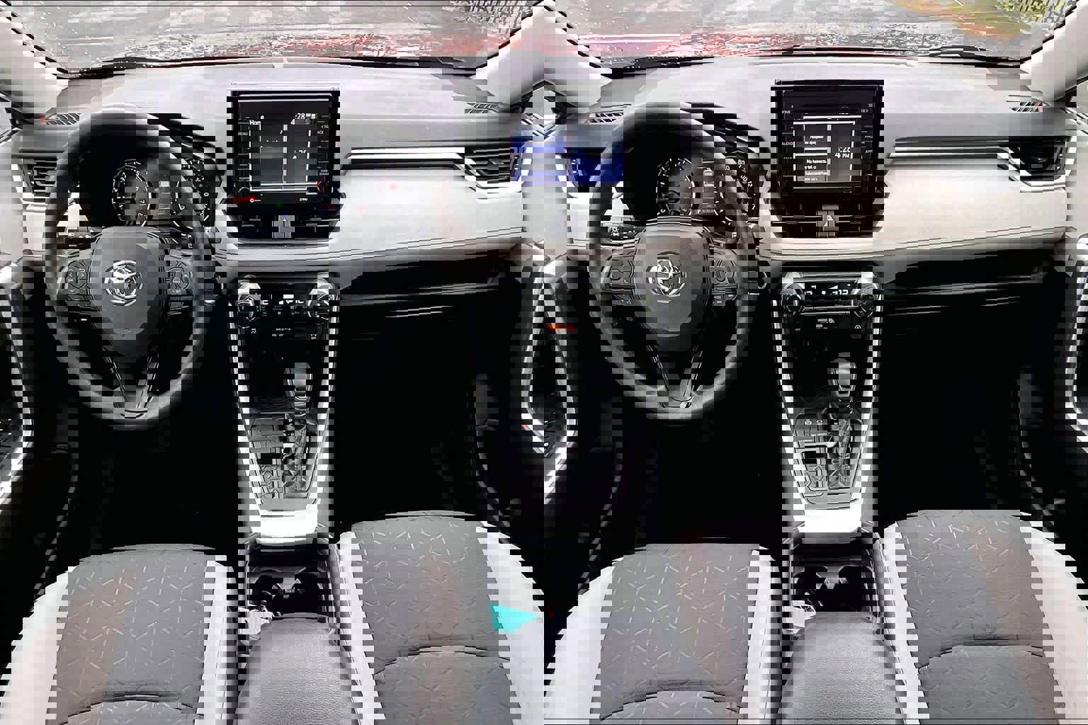 Used 2020 Toyota RAV4 XLE image 15