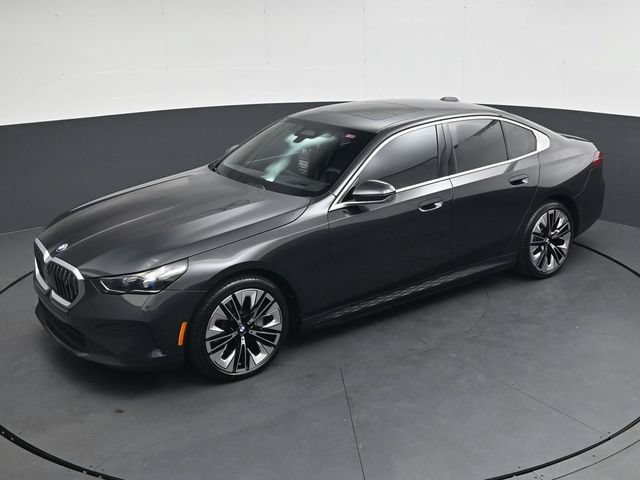Certified 2025 BMW i5 eDrive40i w/ Premium Package RWD image 31