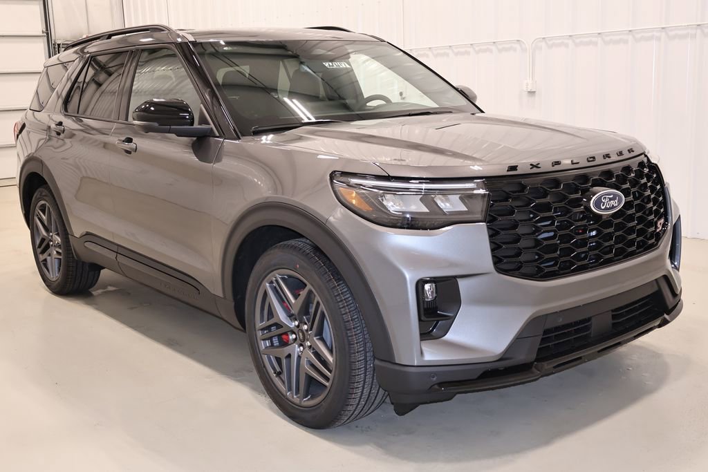 New 2026 Ford Explorer ST image 3