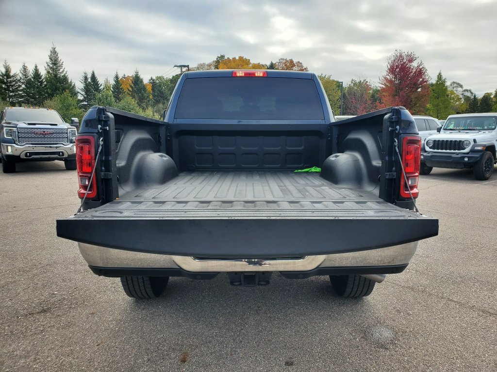Used 2026 RAM 2500 Big Horn AWD/4WD image 9