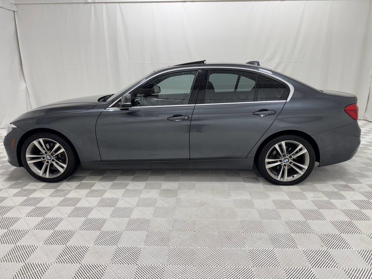 Used 2017 BMW 330i Sedan image 6