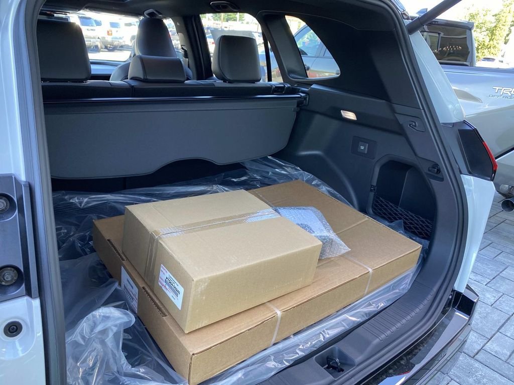 New 2026 Toyota RAV4 XSE AWD/4WD image 5
