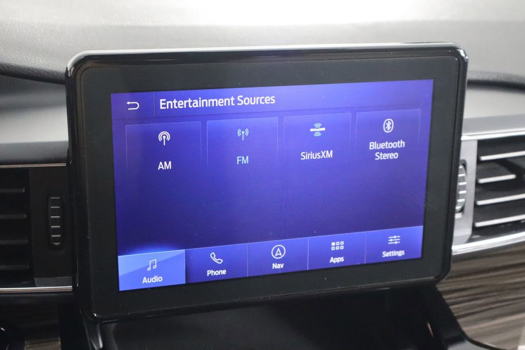 Used 2023 Ford Explorer Limited w/ Equipment Group 301A RWD image 32