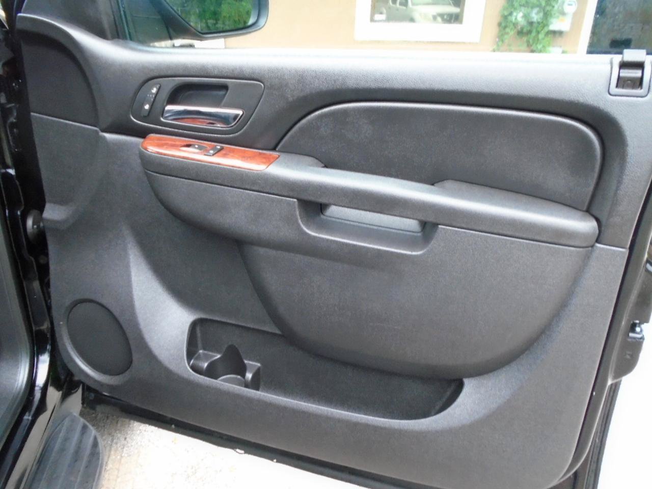 Used 2012 Chevrolet Avalanche LT w/ All-Star Edition RWD image 13