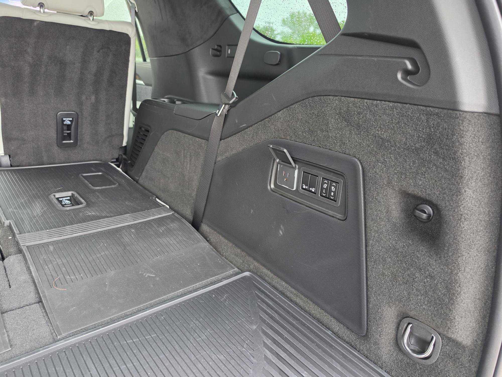 Used 2026 Cadillac Escalade Platinum Sport w/ LPO, ONYX Package AWD/4WD image 20