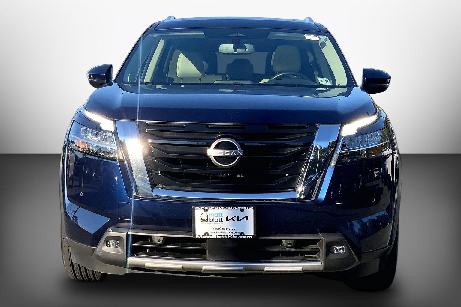 Used 2022 Nissan Pathfinder Platinum w/ Cargo Package AWD/4WD image 5
