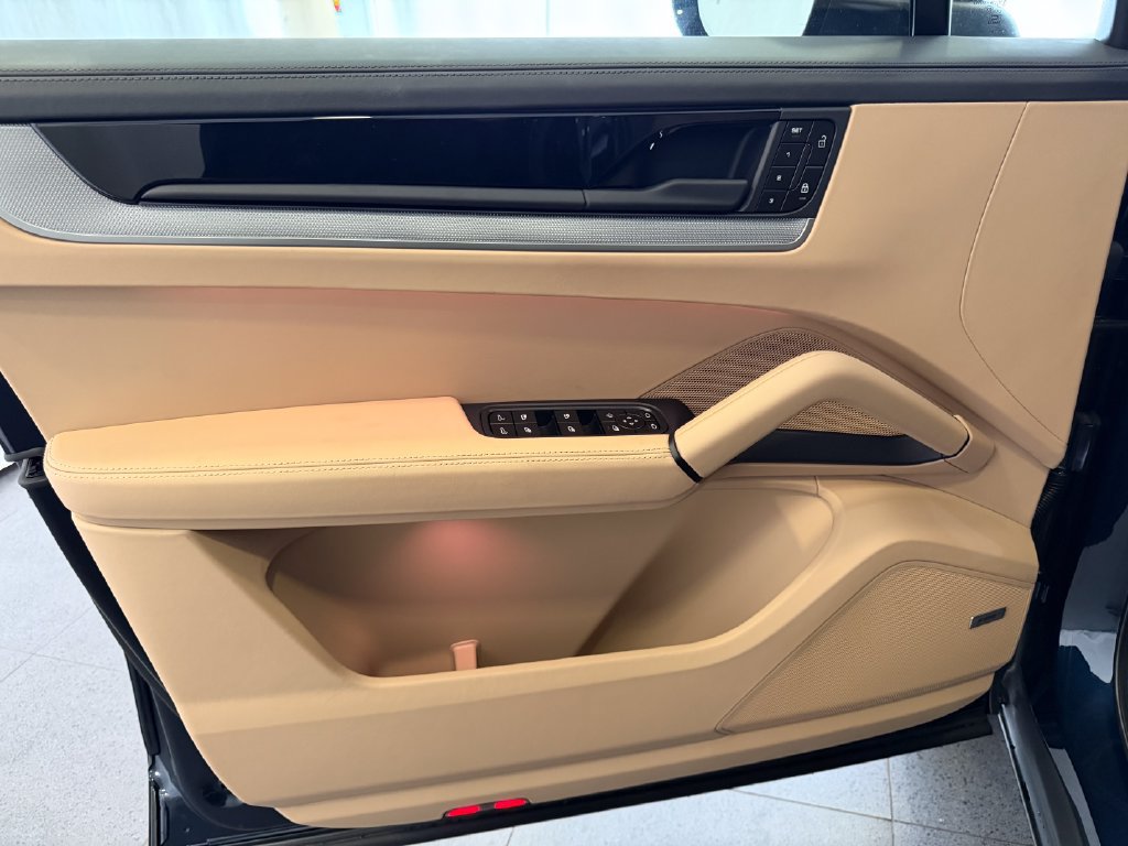 New 2026 Porsche Cayenne S AWD/4WD image 15
