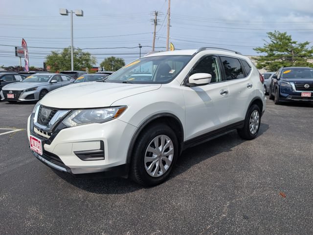 Used 2017 Nissan Rogue S w/ Appearance Package AWD/4WD image 7