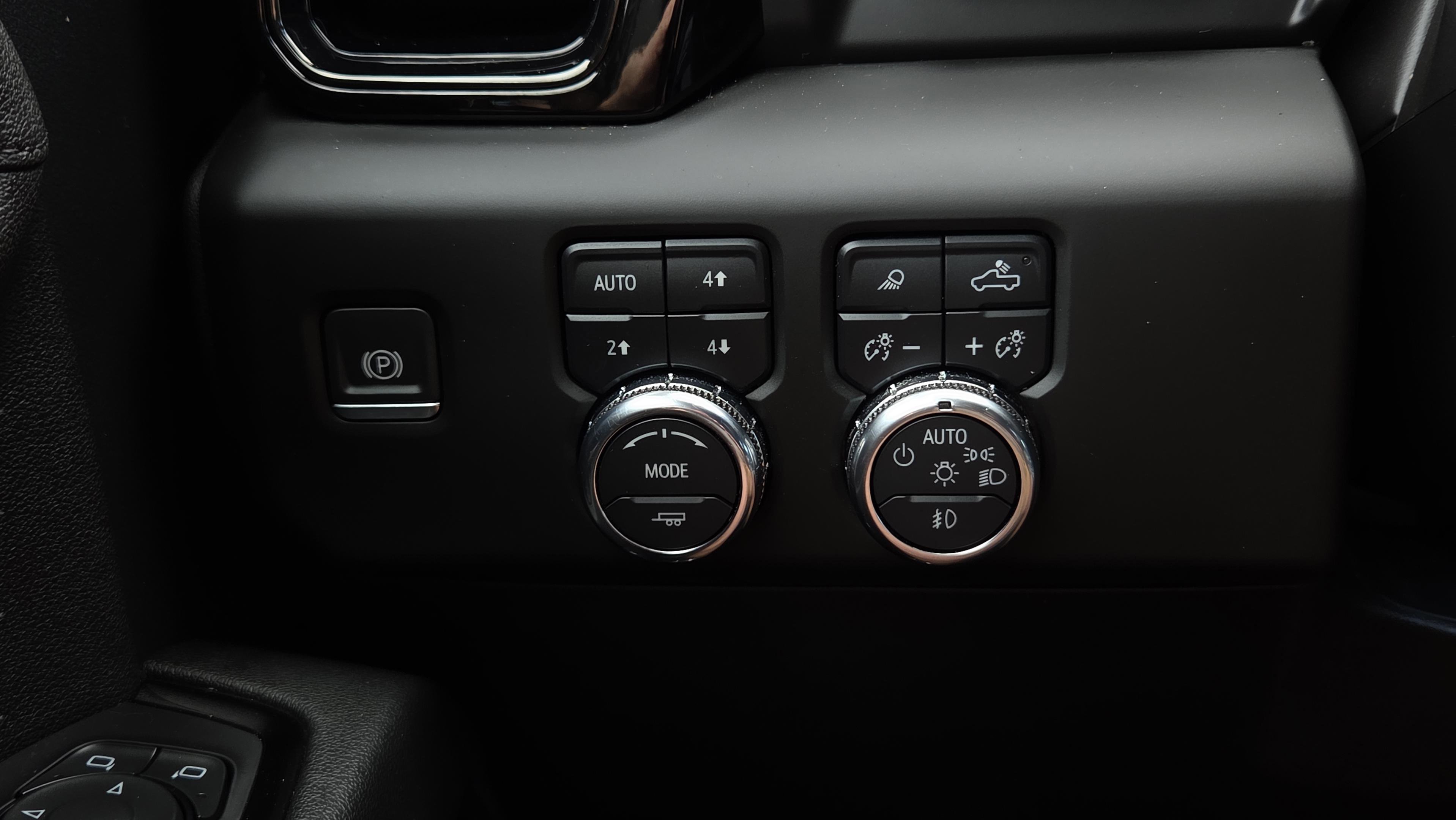 Certified 2024 GMC Sierra 1500 AT4 w/ Technology Package AWD/4WD image 28