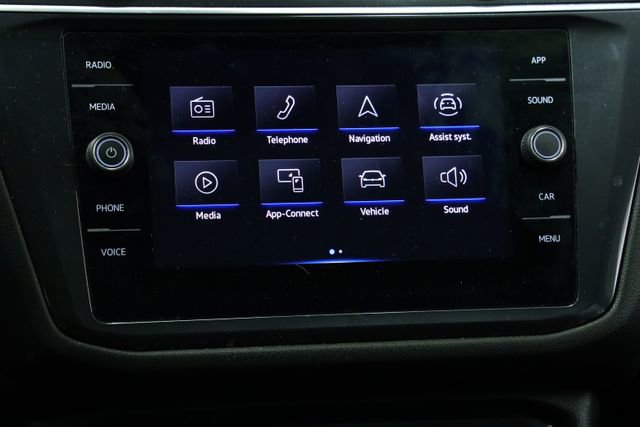 Certified 2022 Volkswagen Tiguan SE w/ Panoramic Sunroof Package image 17