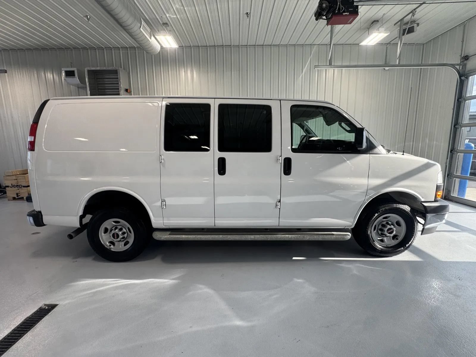 Used 2024 GMC Savana 2500 w/ Driver Convenience Package RWD image 2