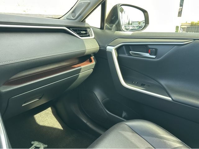 Used 2021 Toyota RAV4 Limited FWD image 17